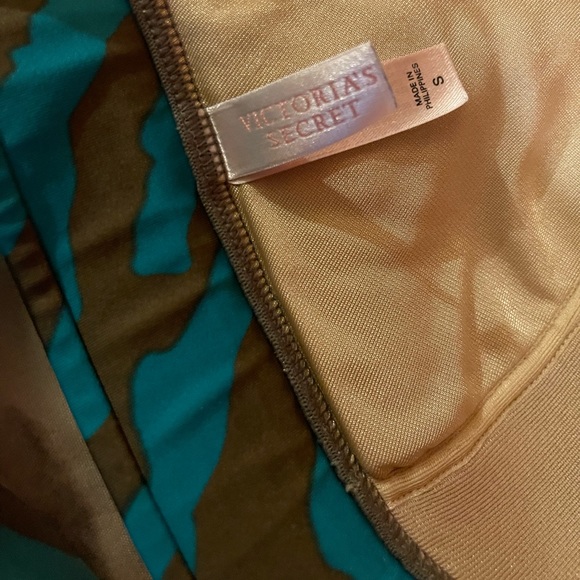 Victoria’s Secret Push Up bikini top size small - Picture 3 of 6